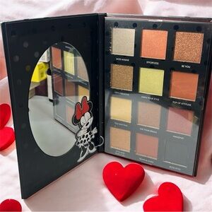 👅 Taste Beauty Disney Minnie Mouse 12 Shade Eyeshadow Palette
